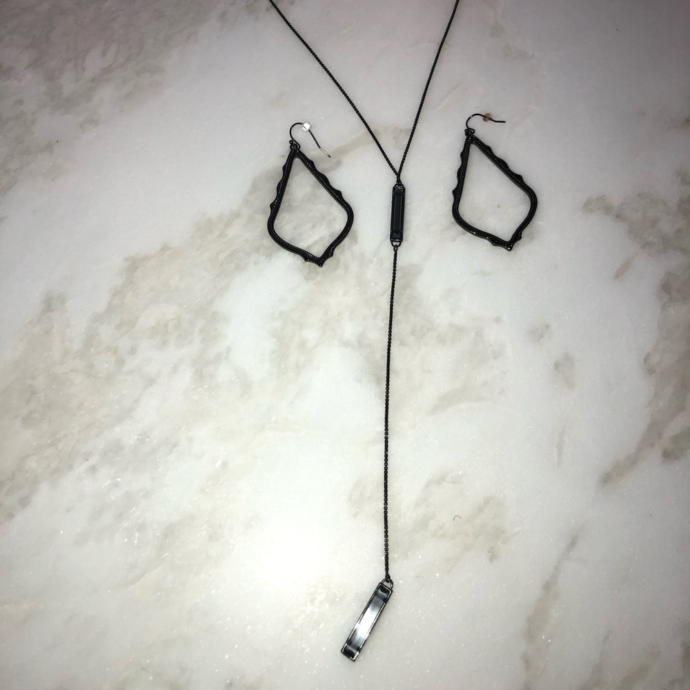 Kendra Scott necklace and earrings